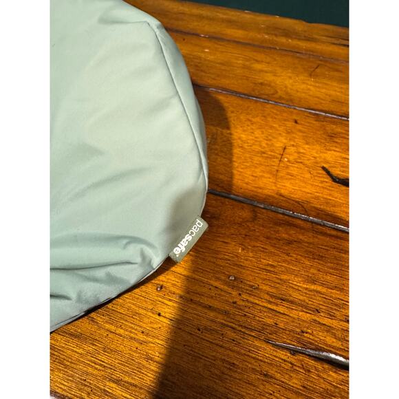 Pacsafe vinyl bag in great condition - Picture 3 of 8